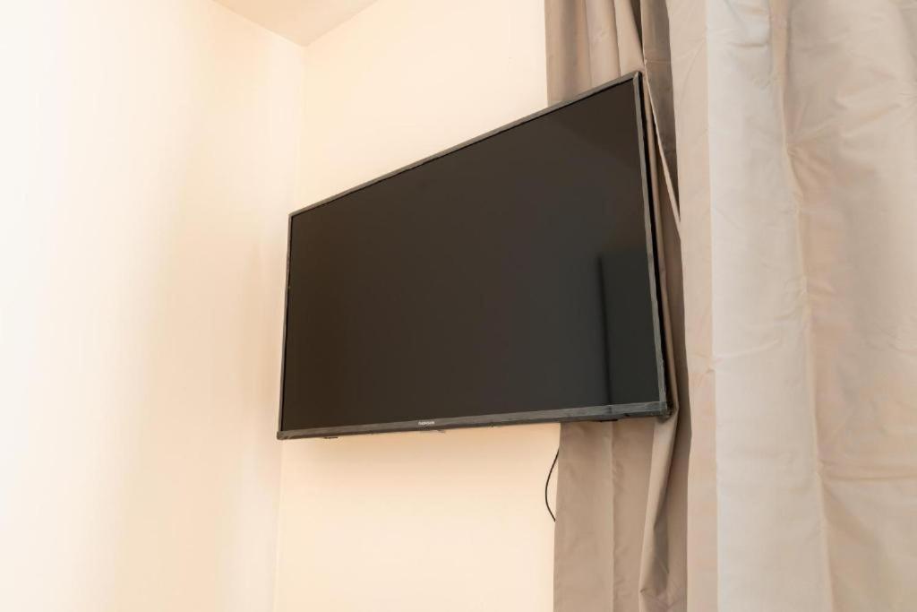 Brand New Studio Apartment #24 In Elite Residence With Free Secure Parking In The Center Praga Esterno foto