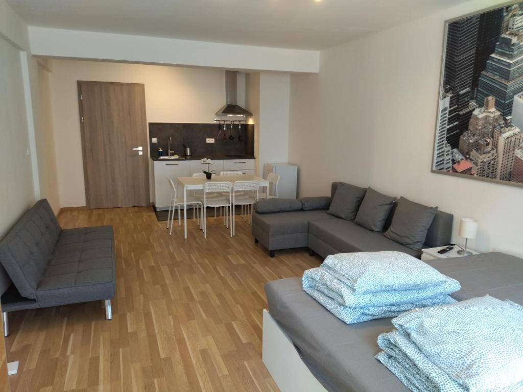 Brand New Studio Apartment #24 In Elite Residence With Free Secure Parking In The Center Praga Esterno foto