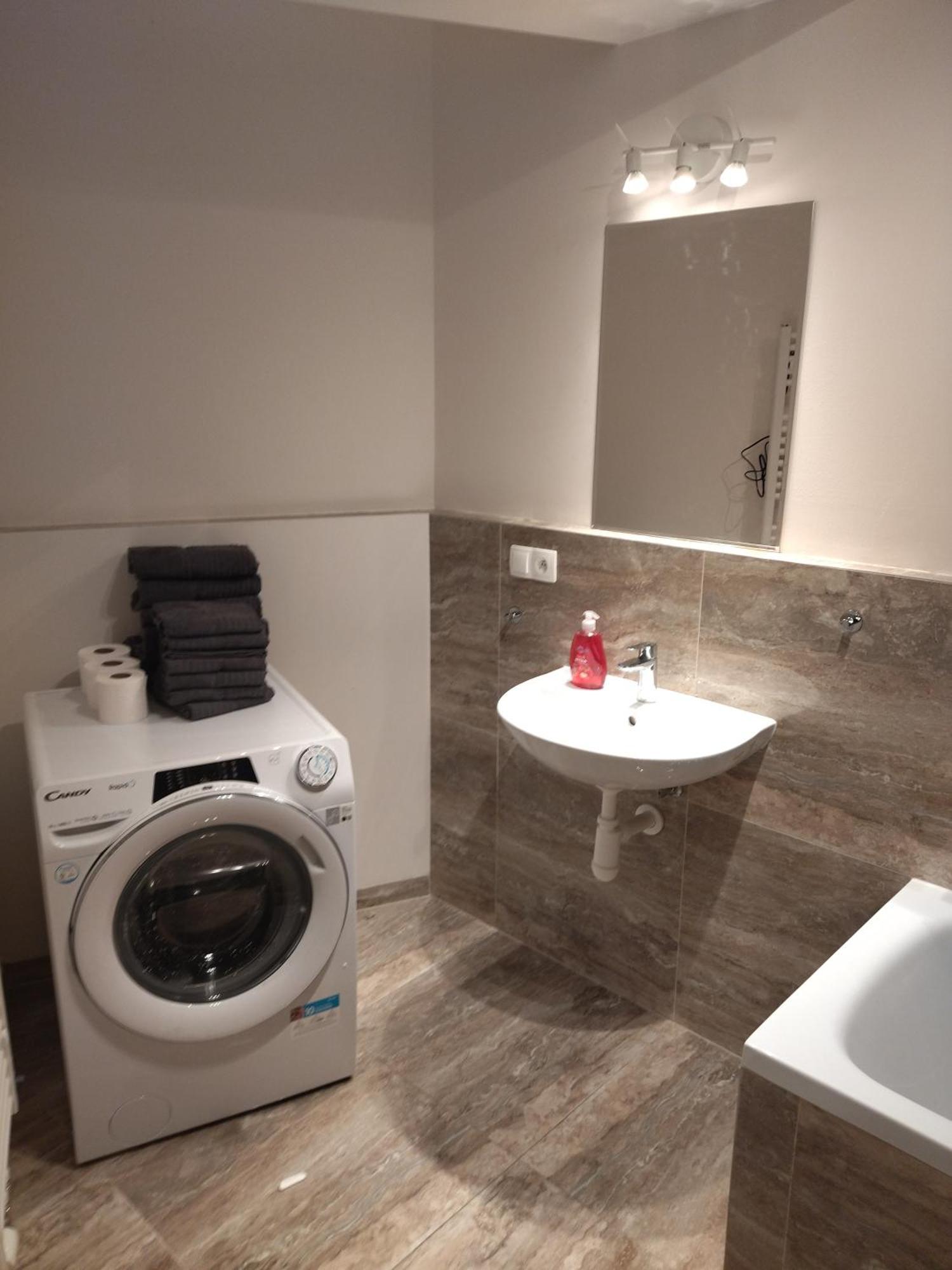Brand New Studio Apartment #24 In Elite Residence With Free Secure Parking In The Center Praga Esterno foto